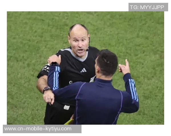 科里纳提议2026年世界杯引入VAR审查角球及两黄牌变红牌判罚机制